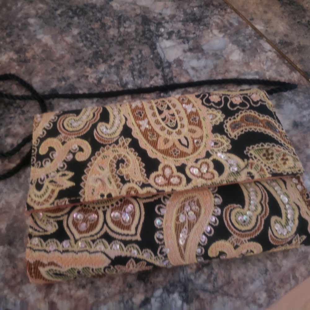Paradox purse